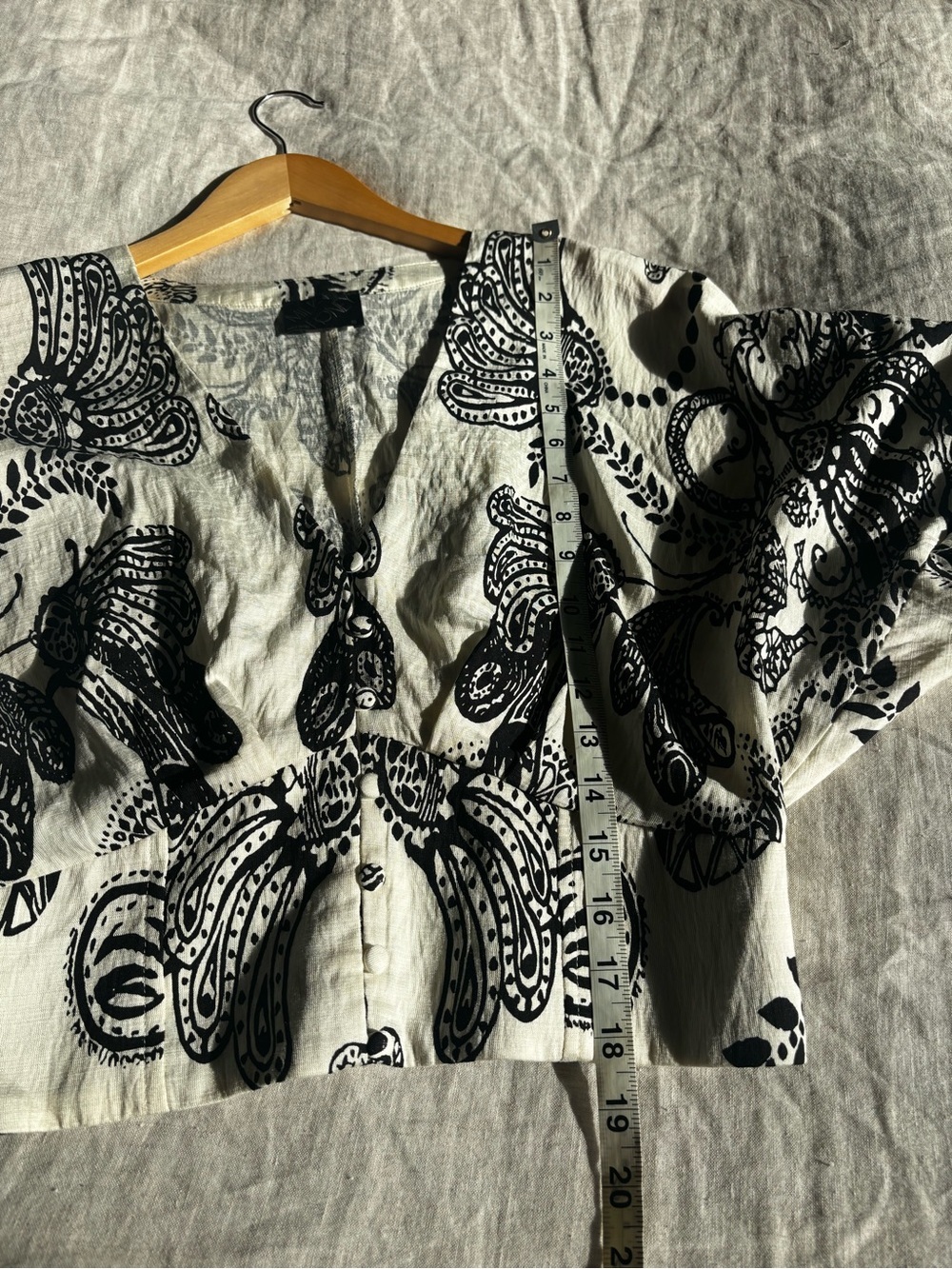 Milk & Honey Black & White Printed V-Neck Crop Blouse - Picture 7 of 7
